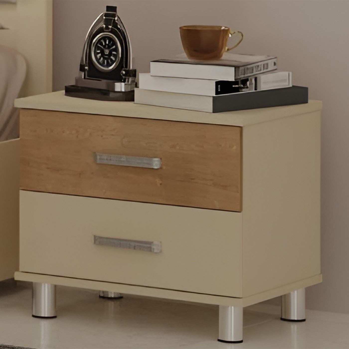 שידת לילה מעוצבת 2 מגירות דגם ליה על רגלי ניקל